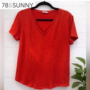 👚🩵🌺78&Sunny Orange Criss-Cross V-Neck Tee – Size Small